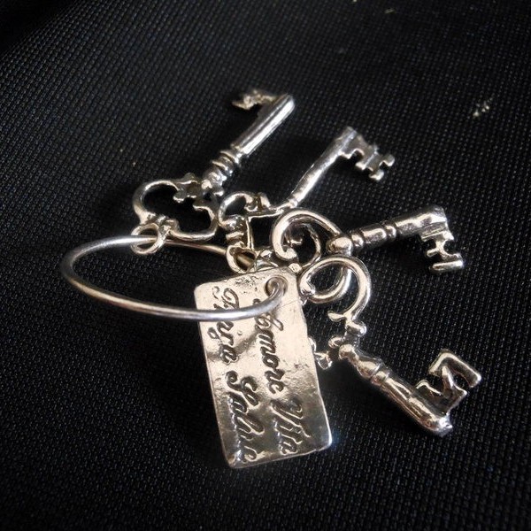 Mazzo chiavi "Amore, Vita, Forza, Salute" in ottone con bagno argento CM. 3 (chiave più lunga) MADE IN ITALY
