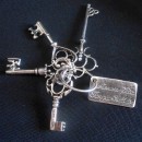 Mazzo chiavi "Amore, Vita, Forza, Salute" in ottone con bagno argento CM. 6(chiave più lunga) MADE IN ITALY