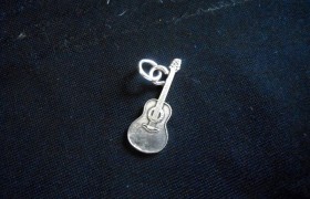 Ciondolo chitarra in ottone con bagno in argento CM 3. MADE IN ITALY