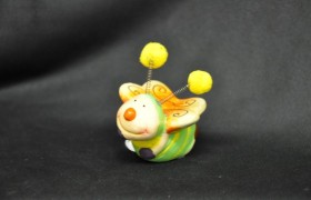 Ape in ceramica con antenne a molla cm.5