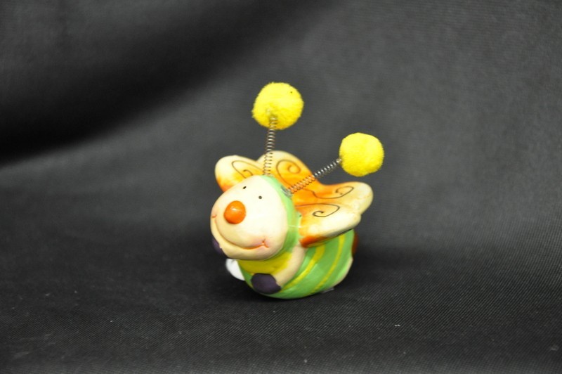 Ape in ceramica con antenne a molla cm.5
