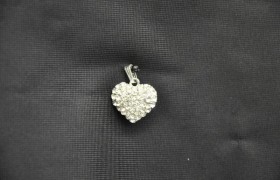 Ciondolo cuore con strass