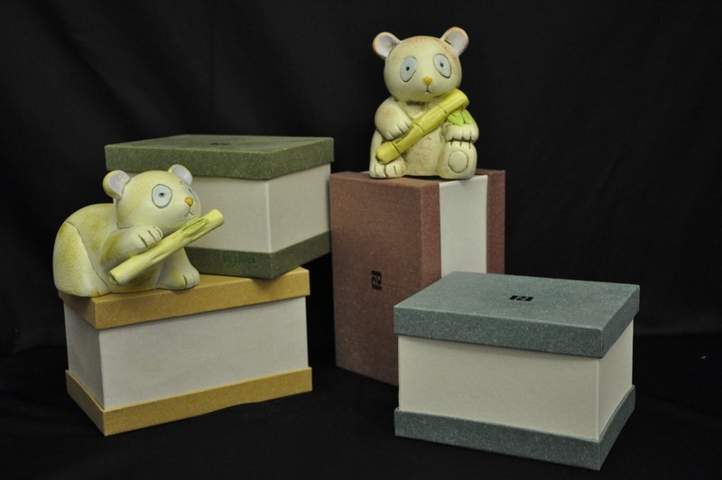 Koala ceramica colori assortiti come le scatole in foto. Ass.4 H 12