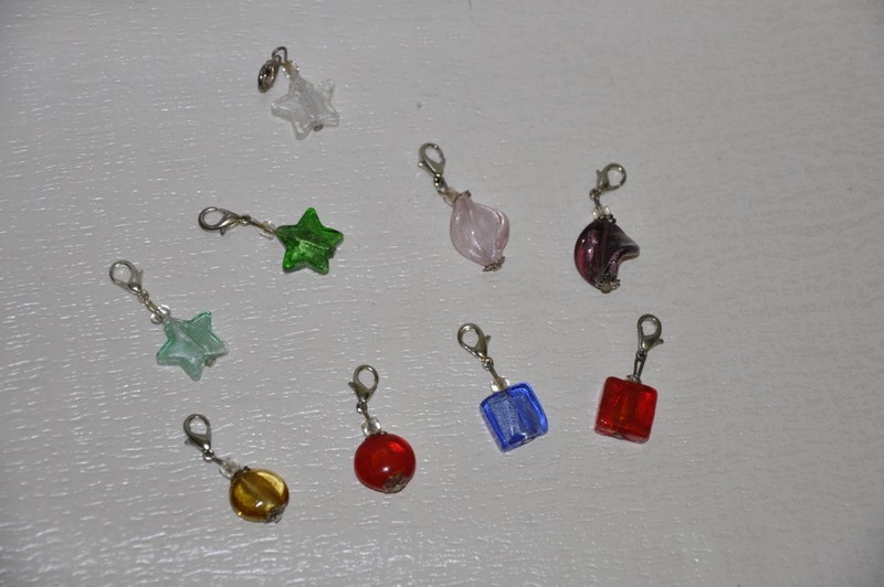 Ciondolini vetro forme e colori assortiti cm 3,5