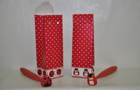 Scatolina pois laurea con penna in gomma scat:5x4x16