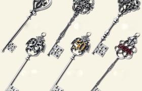 Chiavi per tutte le occasioni di ottone con bagno argento.MADE IN ITALY