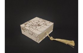 Scatola cartoncino champagne decoro mappamondo dorato con inserto.MIS.7X7 H3CM