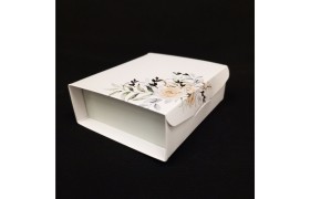 Scatola cartoncino con decoro floreale MIS7X7 H3CM