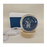 Palla vetro  base legno con luce led e pulsante accensione,scatola compresa.DIAM.8 H.10CM