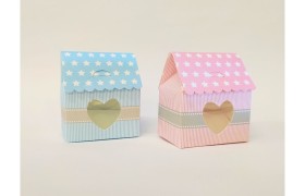 Scatola cartoncino casetta con stelline.MIS.6X4 H7CM