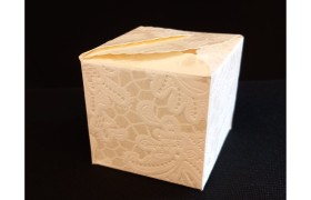 Scatola a rombo in cartoncino macramè.MIS.5X5X5CM