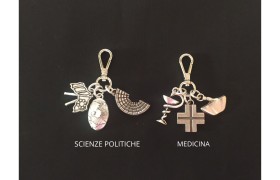 Portachiavi metallo e argento tris laurea (SOLO QUELLI CON LA X) cm 6x7 MADE IN ITALY