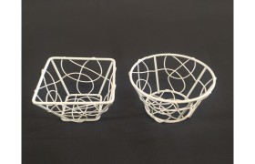 Cestini metallo bianco, ass 2. CM 7x7 H 4 Diam. 8 H 4