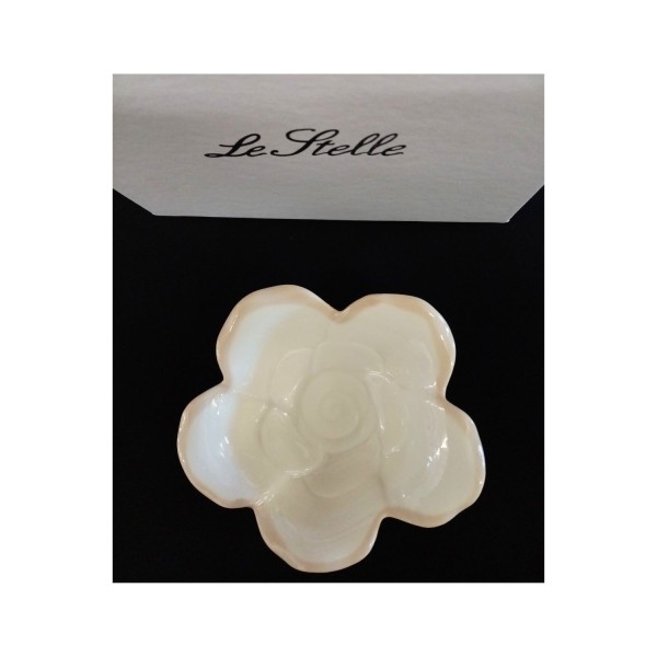 Ciotola porcellana forma fiore con scatola. Diam. 10.5  H 3.5