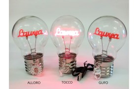 Lampadina con scritta laurea ciondolo ricoperto in argento finitura lucida ,cavo USB H12CM