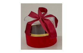Scatolina cartoncino oro con base in vellutino rosso e coperchio plexi.DIAM.12 H 11CM