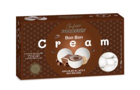 Cuore morbido ciocc. al latte e nocciole ricoperto da un sottile strato di zucchero.GR.900