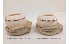 Mano dorata con p/vaso  ceramica  ASS.2 MIS.11x8CM