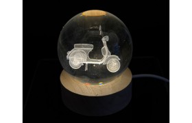 Sfera vetro vespa su base legno luce led e cavo USB DIAM.6 H8CM