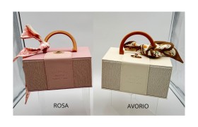 Borsa similpelle con manico bamboo e fiocco.MIS.24,5X15,5 H11CM