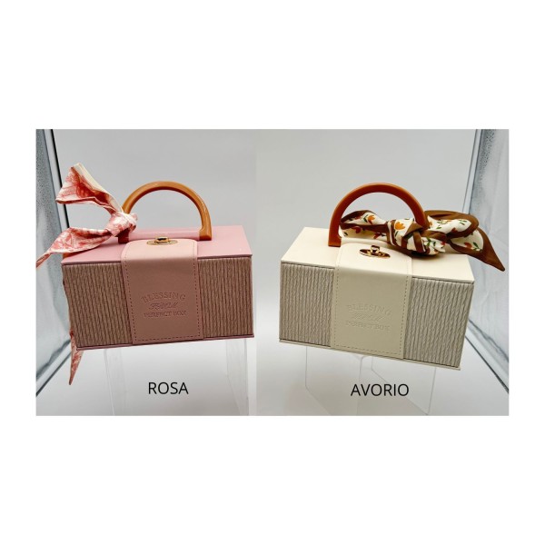 Borsa similpelle con manico bamboo e fiocco.MIS.24,5X15,5 H11CM