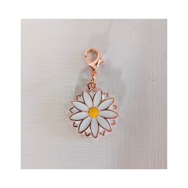 Charms margherita metallo smalto e oro  DIAM.2CM