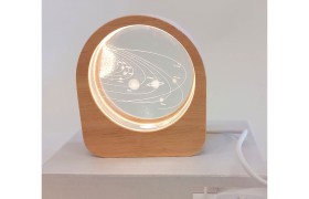 Lampada led SISTEMA SOLARE vetro e legno DIAM.6CM MIS.7,5X8,3X3CM