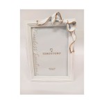 P/foto resina bianco con fiocco profili oro MIS.EST.16X22CM MIS.INT.13X18CM