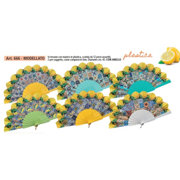 Ventaglio in tessuto e manico plastica,assortiti come da foto.DIAM.43CM con anello