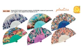 Ventaglio in tessuto effetto raso e manico plastica,assortiti come da foto.DIAM.43CM