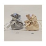 Sacchetto base tonda raso con ciondolo cuore metallo. CM 10x12
