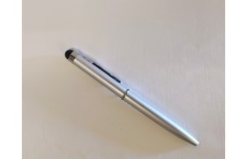 Penna a sfera mignon con gommino per touch. CM 11