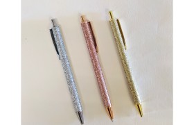 Penna a sfera con corpo glitterato. CM 14