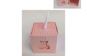 Scatola cubo cartoncino con traforo orso da appendere. CM 5x5 H 5