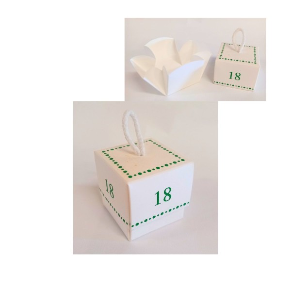 Scatola cubo cartoncino con apertura a fiore. CM 5x5 H 5