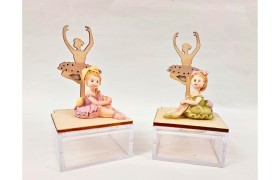 Ballerina resina con scatola plexi con dettagli legno. Ass 2. H 11