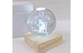 Sfera vetro P/PRINCIPE su base legno quadrata,compreso di batterie e scatola.DIAM.8 H 10,5CM