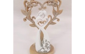 Coppia sposi stilizzati in resina con albero cuore glitter MIS.11X16CM
