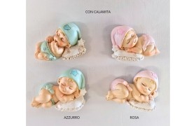 Bimbo in resina rosa o azzurro con calamita. Ass. 4 CM.5